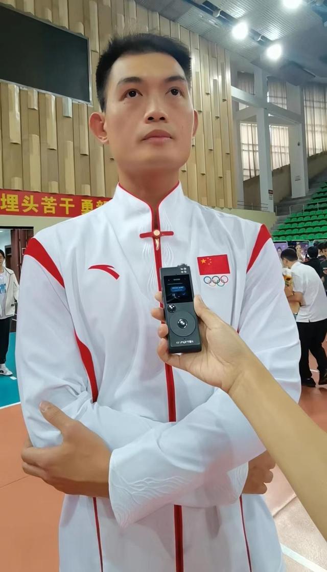 半岛体育-黑山队备战教练赛，期待取胜