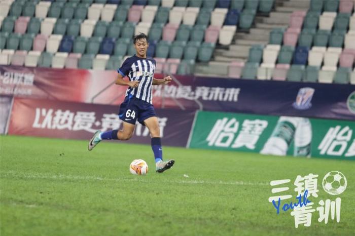 半岛体育-摩纳哥首回合战平那瓦尔，存留比分过后退步积分榜