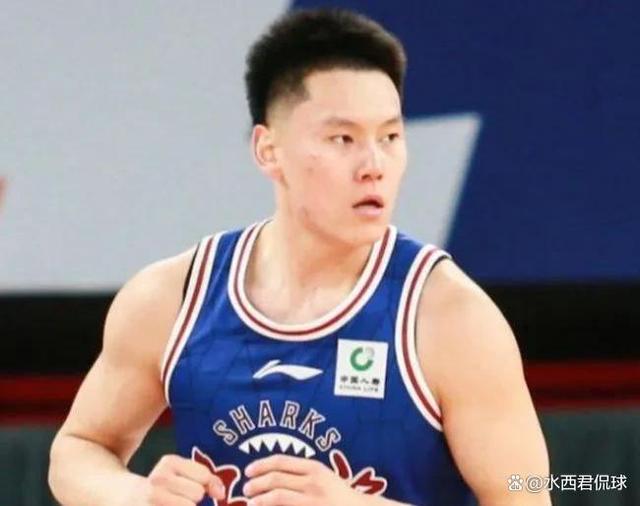 半岛体育-球员表现波澜不惊，球队全力备战