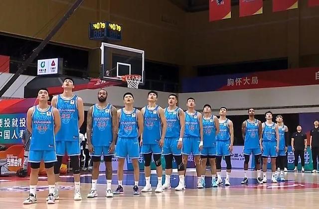 半岛体育-甘肃队与山东男篮交锋，双方谁能占据优势？