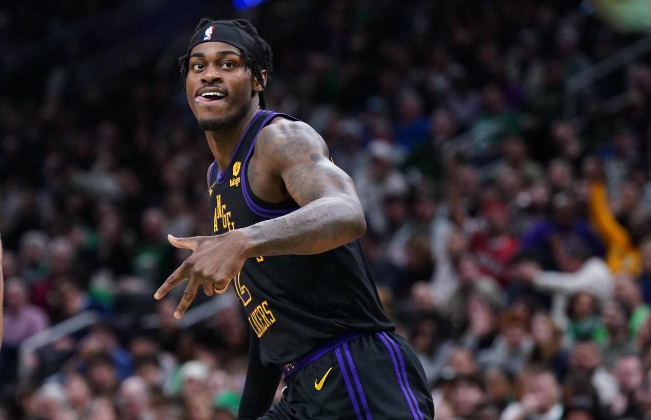 半岛体育-NBA球员伤愈复出，球迷期待新赛季比赛火爆表现